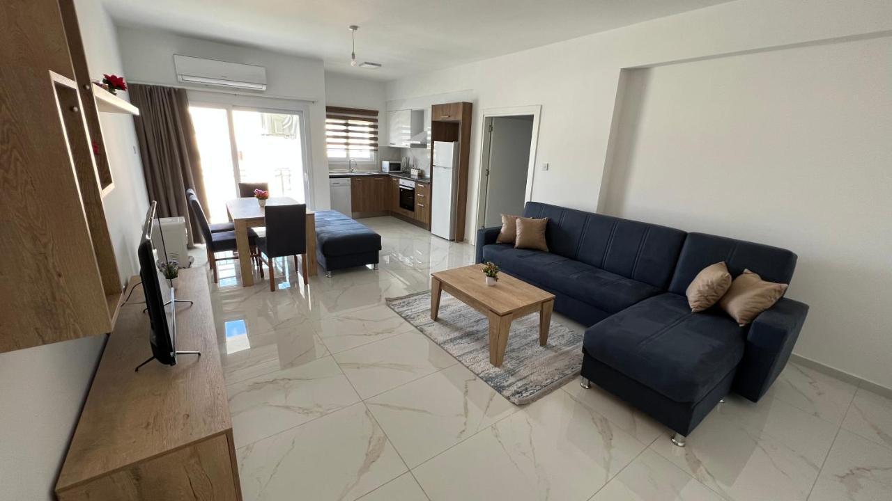 Tetris Apartment Spacious Comfortable Nicosia Exterior photo